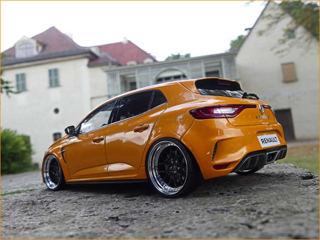 1:18 Renault Megane RS - Tonic Orange Edition -